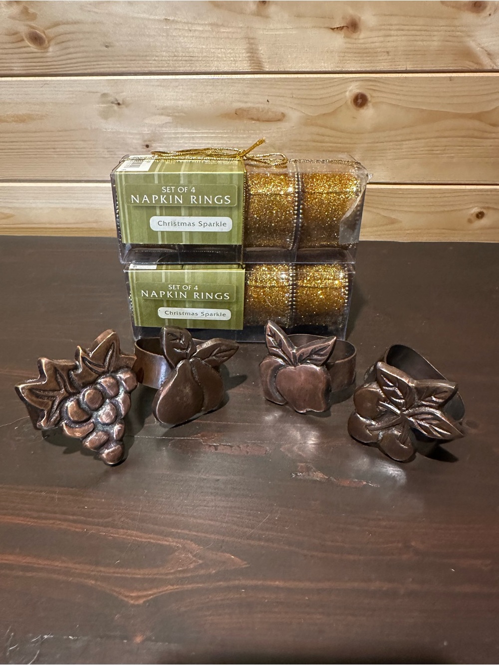 BNWT 8 gold napkin rings plus 4 free fruit napkin rings.